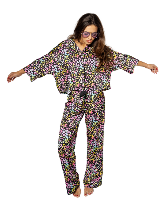 Silky Bright Animal (3/4 Sleeve w/ Pants) front